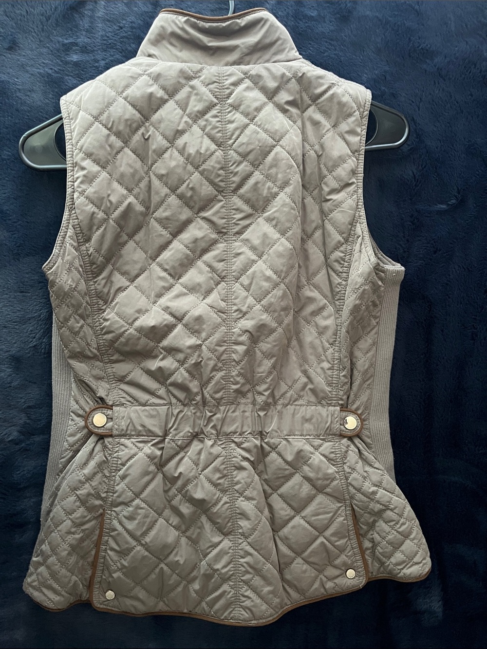 Zara Quilted Sleeveless Vest in Taupe - Picture 4 of 5